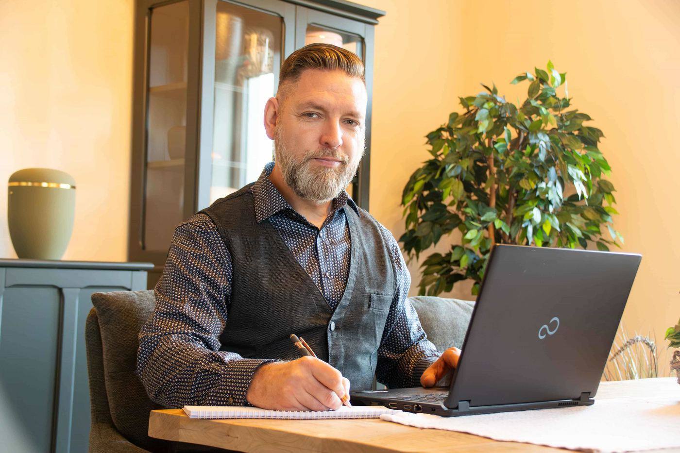 David Focke klärt Organisatorisches und Formalitäten